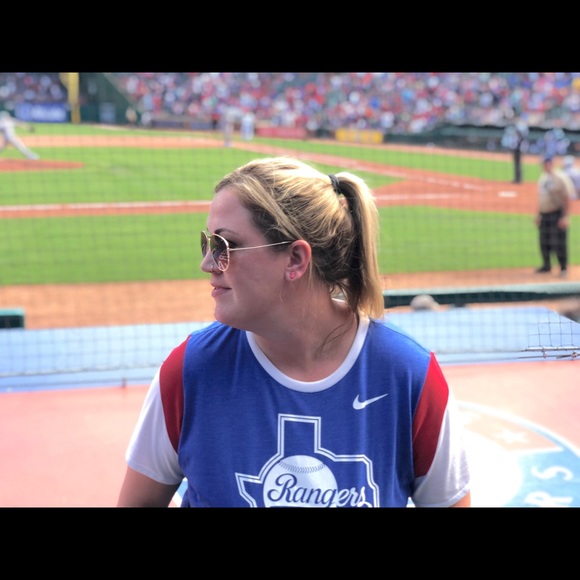 Meet your Posher, Tara - Picture 2 of 4